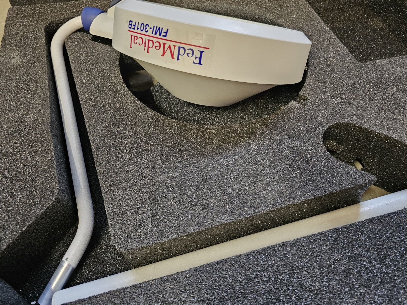 FEDMEDICAL FMI-301FB LIGHT SURGICAL FIELD FLOOR 