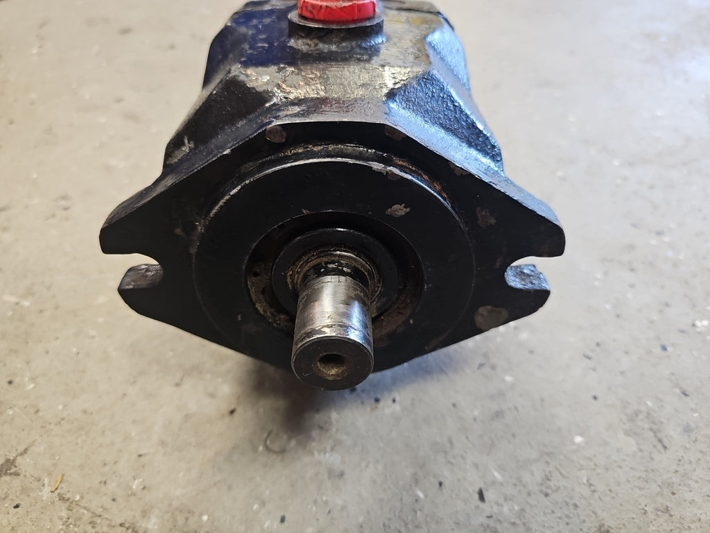 Danfoss Hydraulic Gear Pump Displacement Motor *Tested, Works*