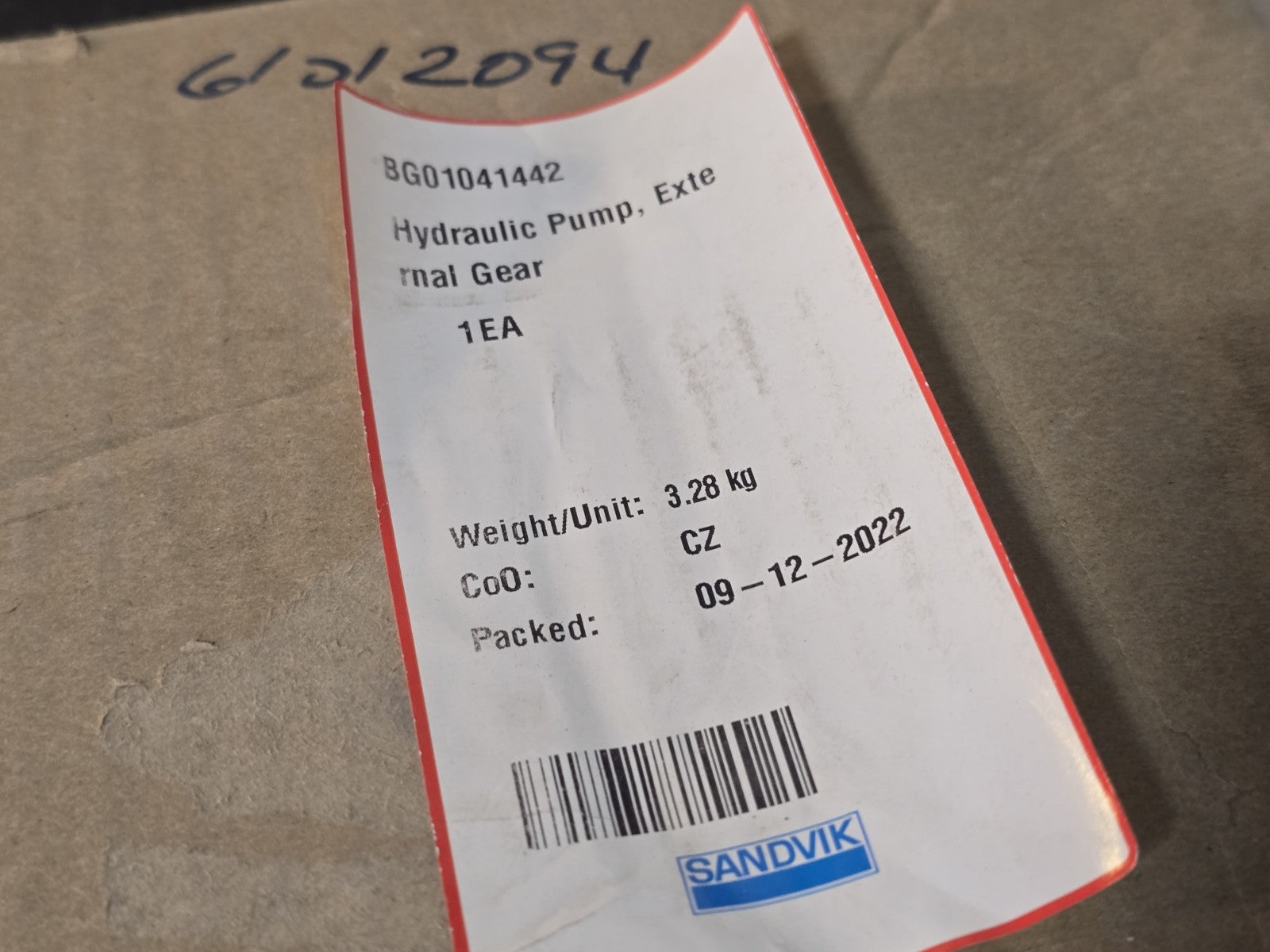 NEW Sandvik / Parker Genuine OEM Gear Pump Hydraulic Motor BG01041442