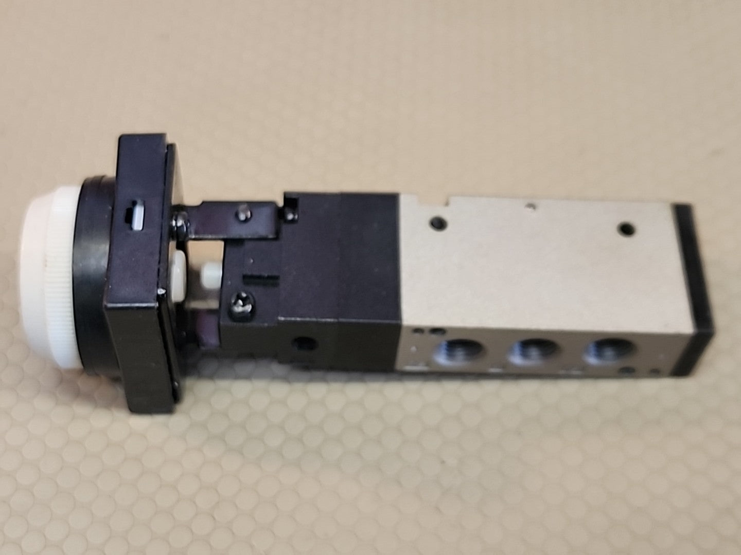 1PCS NEW for SMC VZM450-01-33 solenoid valve  