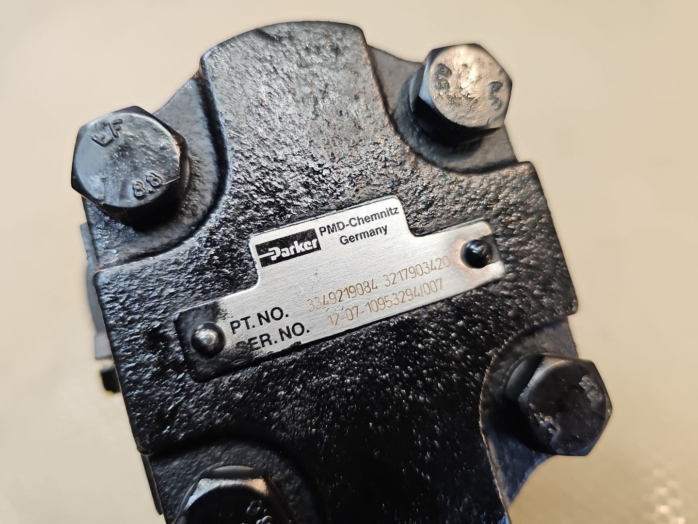 NEW Parker OEM Hydraulic Gear Pump 3349219084 Epiroc