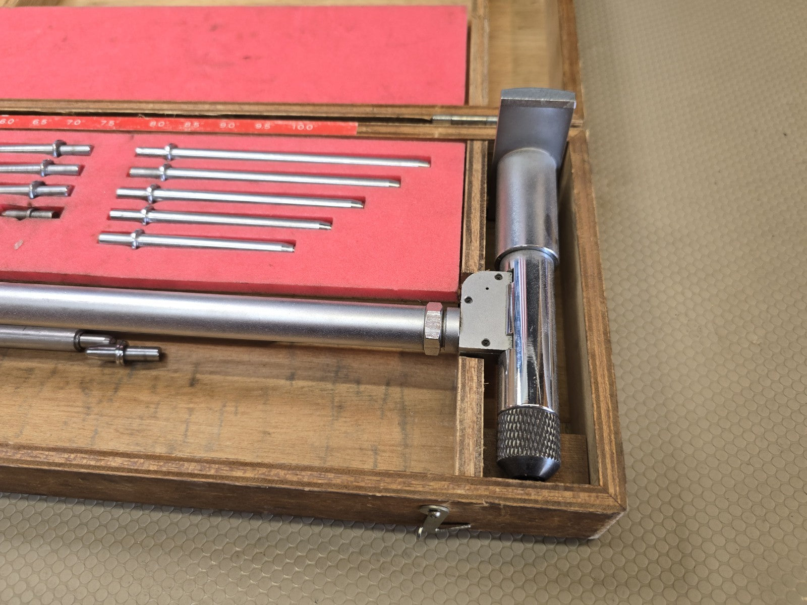 Peacock 5790 6-inch to 10-inch Bore GaugeLARGE RANGE