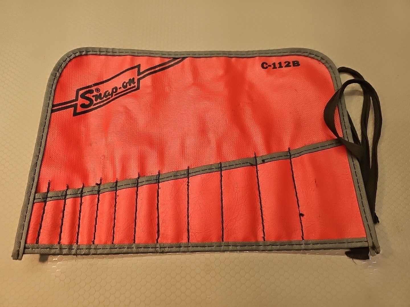 SNAP ON C-112B RED WRENCH  BAG POUCH ROLL 12 POCKETS *VINTAGE & MINT*