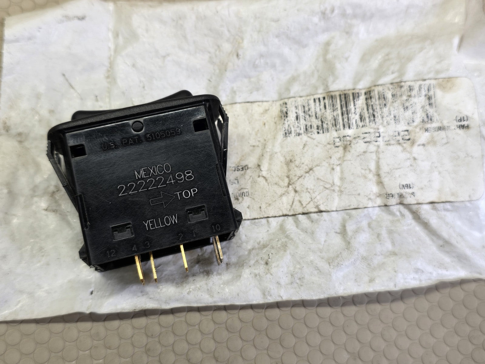 Mack 22222498 Engine Brake Rocker Switch 6-Pin