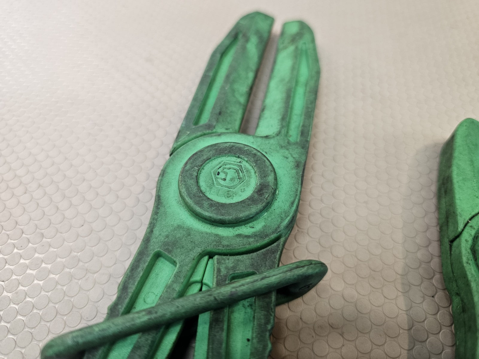 Matco Tools Hose Shut Off Pinch Plier Set - Green Locking
