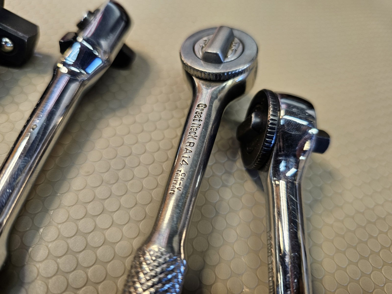 4 Powerbuilt CT-V Ratchet 1/4 & 3/8" Drive GREAT WORKING CONDITION.  107