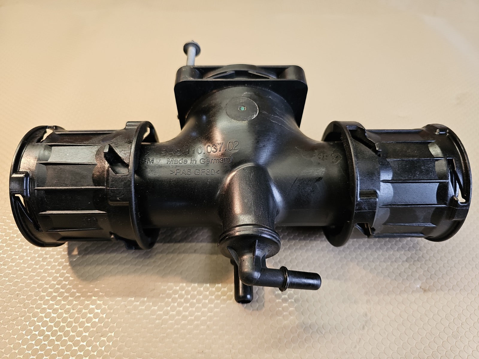 OEM Factory Original PORSCHE 911 Turbo S AWD 991.2 Intake Plenum 9A2.110.037.02