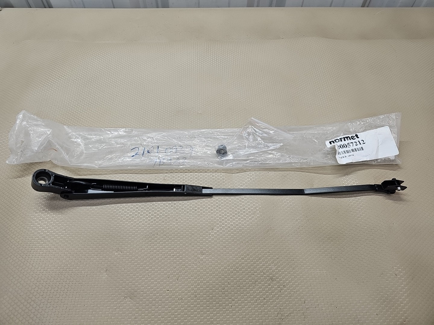 NORMET OEM  Wiper Arm 100057212
