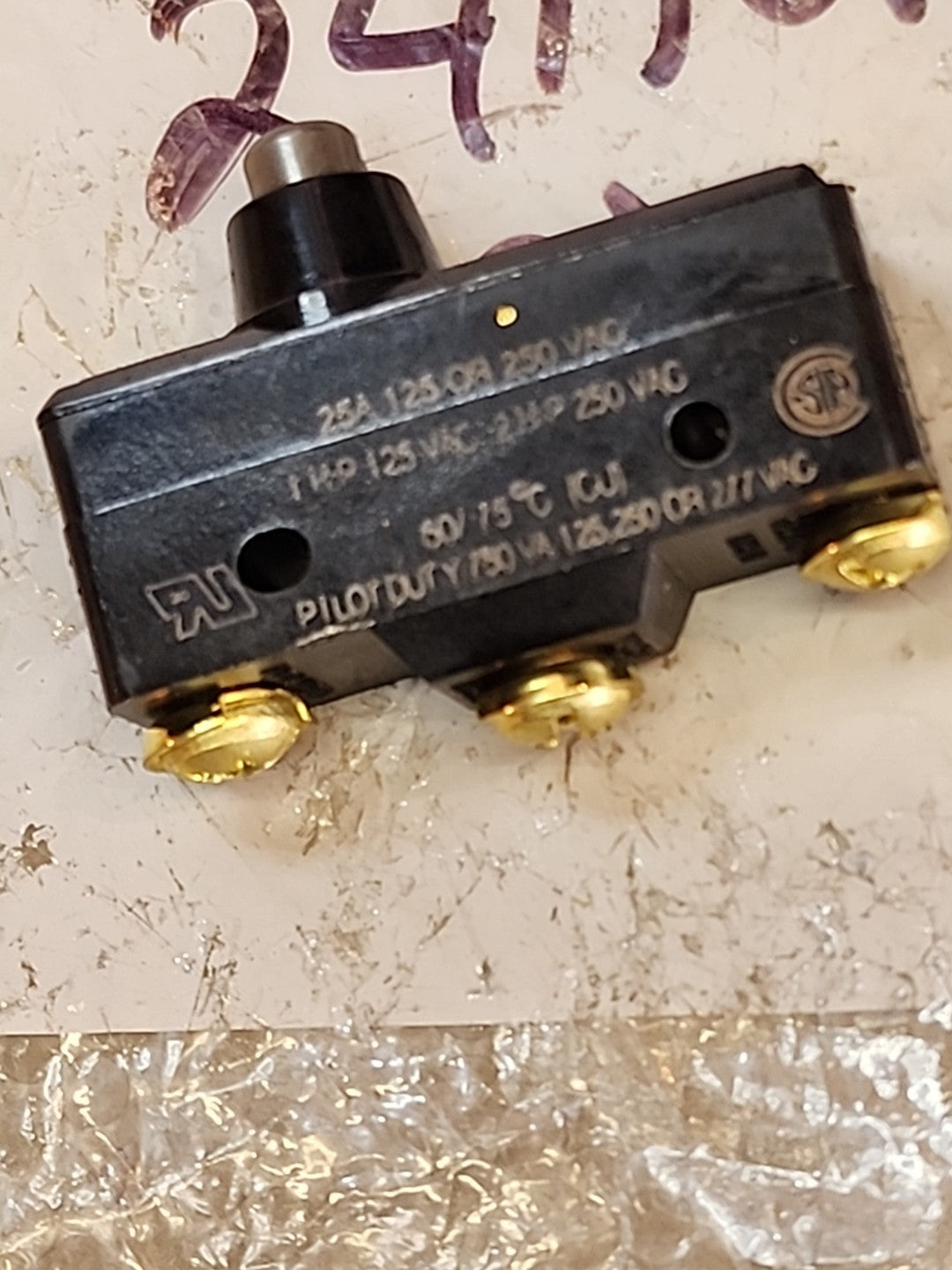 1 NEW HONEYWELL BE-2RB-A4 TOP PLUNGER LIMIT SWITCH 