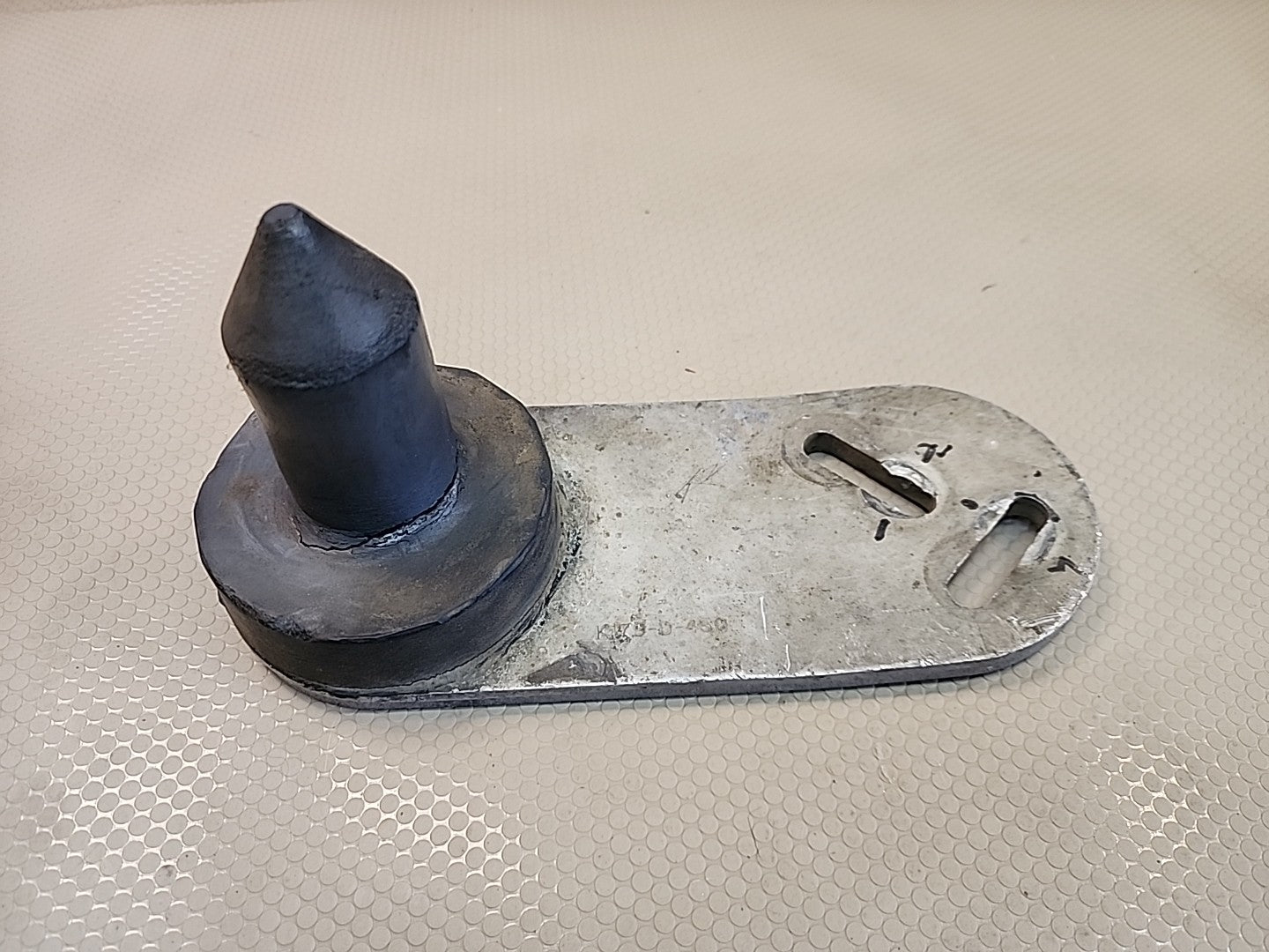KW Hood Locator Pin & Bracket Kenworth # K179-D-450