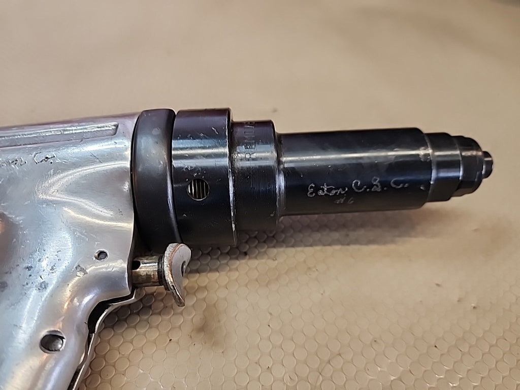 CHICAGO PNEUMATIC PISTOL GRIP SCREW/NUT DRIVER SIZE 3017 S 160/A255028