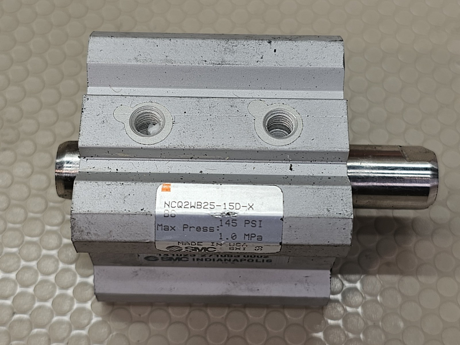 SMC NCQ2WB25-15D-X Pneumatic Cylinder Max Press 145 PSI 1.0 MPa