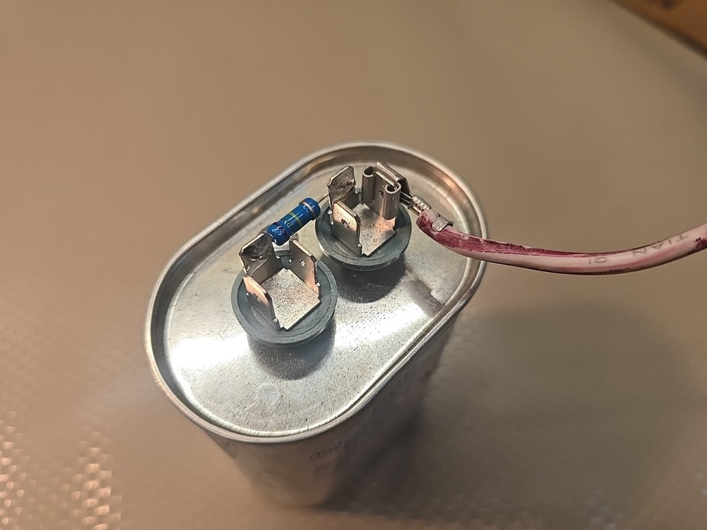 Advance Md2409-100 Oil-Filled Hid Capacitor, 24 Uf, 480V, Oval *Blemish*
