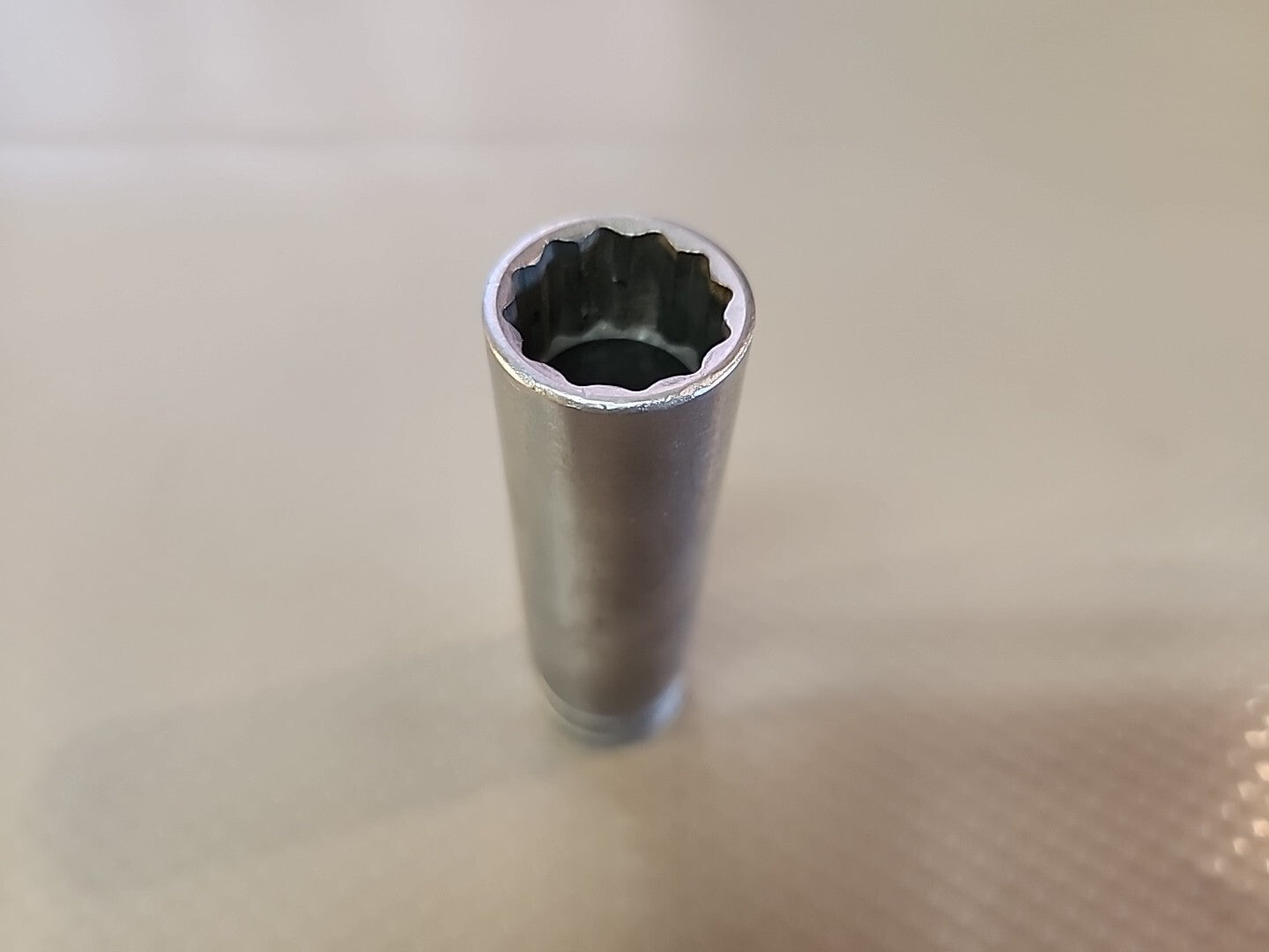 Snap On Tools 1/2" Drive 11/16" SAE 12 Point Deep Chrome Socket S221 USA Flank