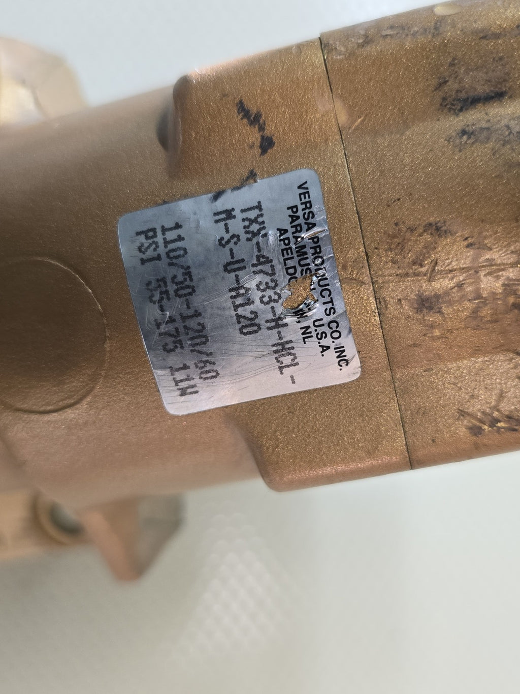​Versa TXX-4733-H-HCL-M-S-U-A120 4-Way Solenoid Valve 120V Brass NEW