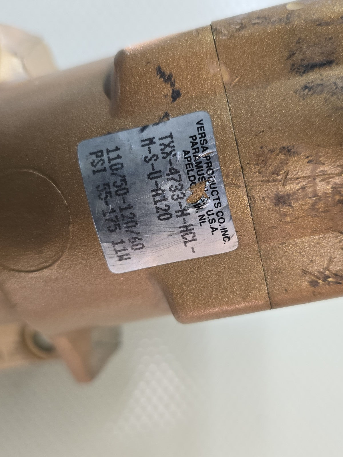 ​Versa TXX-4733-H-HCL-M-S-U-A120 4-Way Solenoid Valve 120V Brass NEW