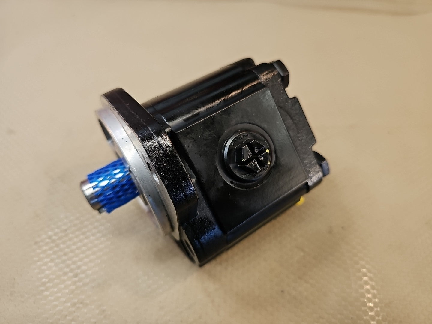 NEW Parker OEM Hydraulic Gear Pump 3349219084 Epiroc