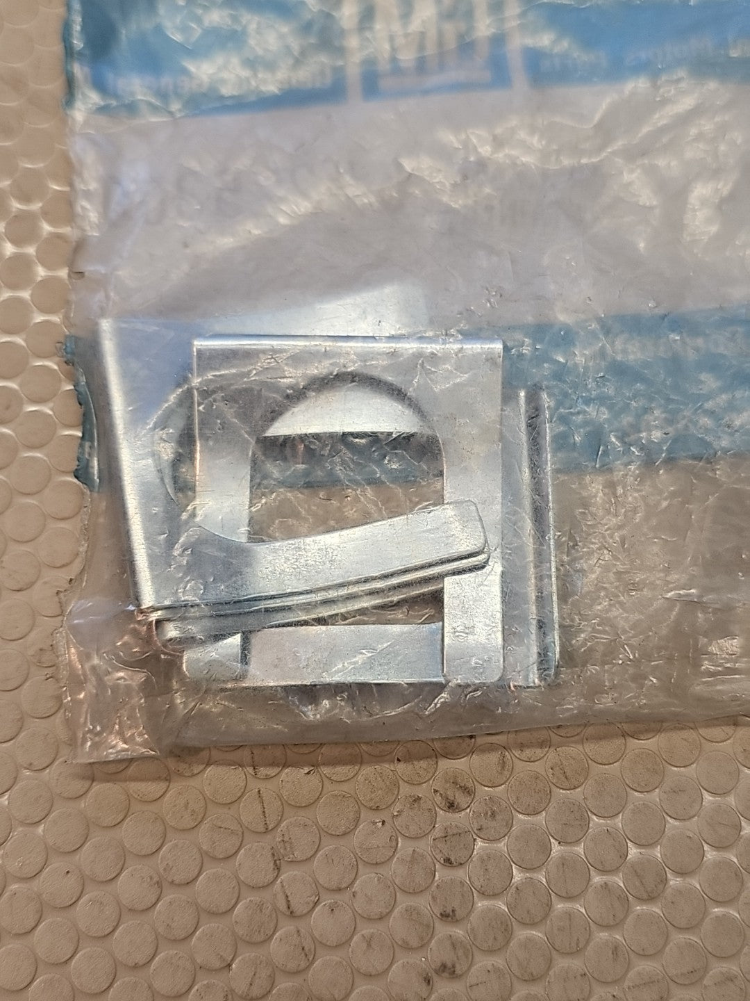 NEW GENUINE GM GENERAL MOTORS OEM RETAINER PART NO. 5#22530004 (5 IN PACK)