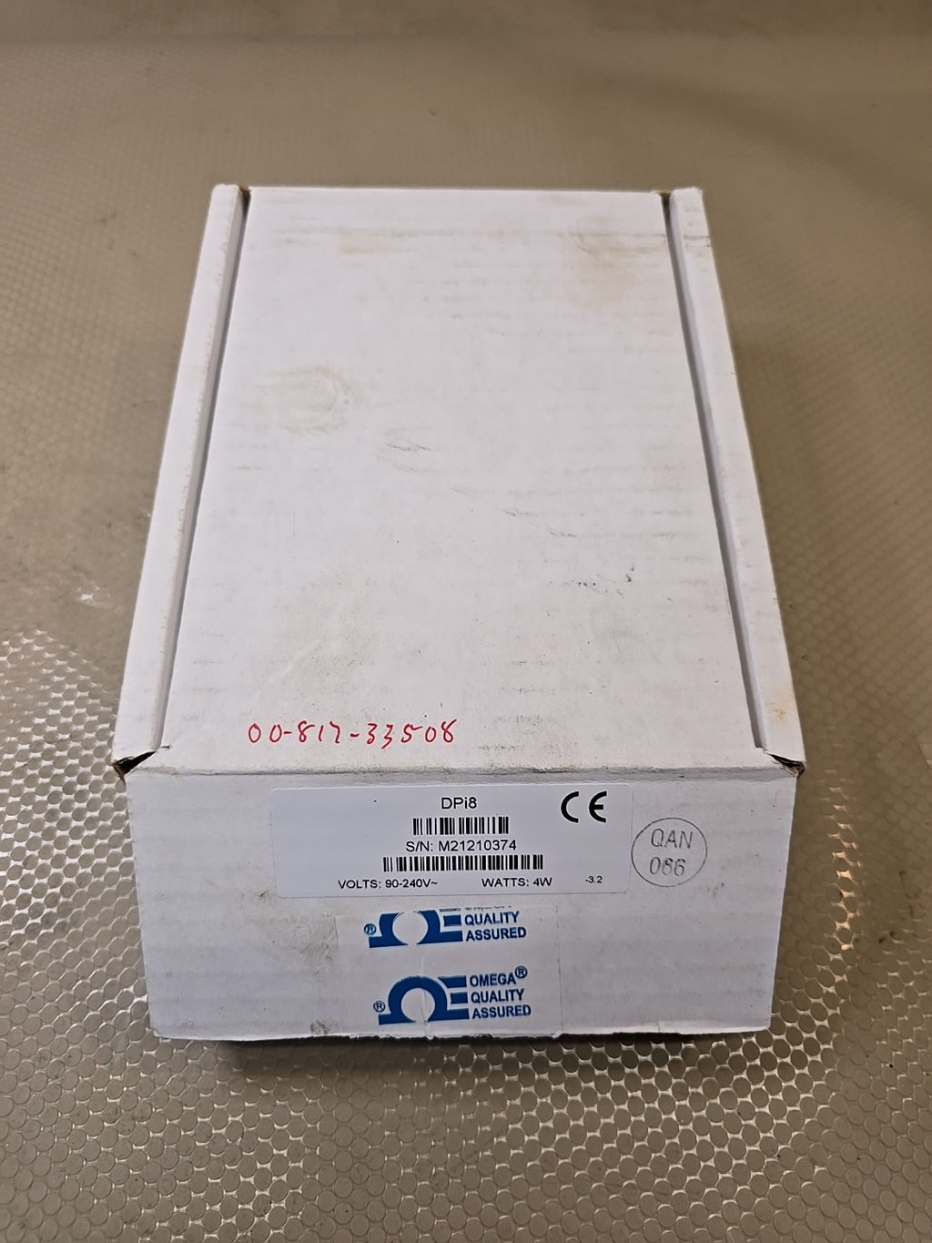 OMEGA ENGINEERING DPI8 / DPI8 (NEW IN BOX)