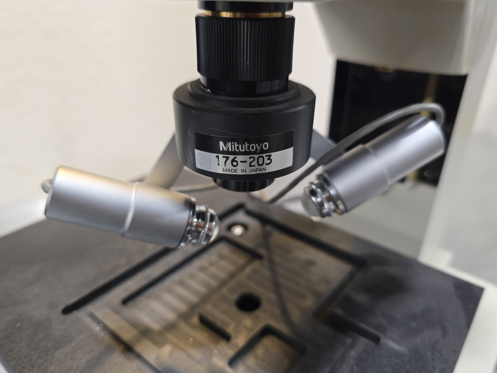 Mitutoyo Toolmakers Microscope TM 176-811A With 176-203 Twin Illumination *MINT*