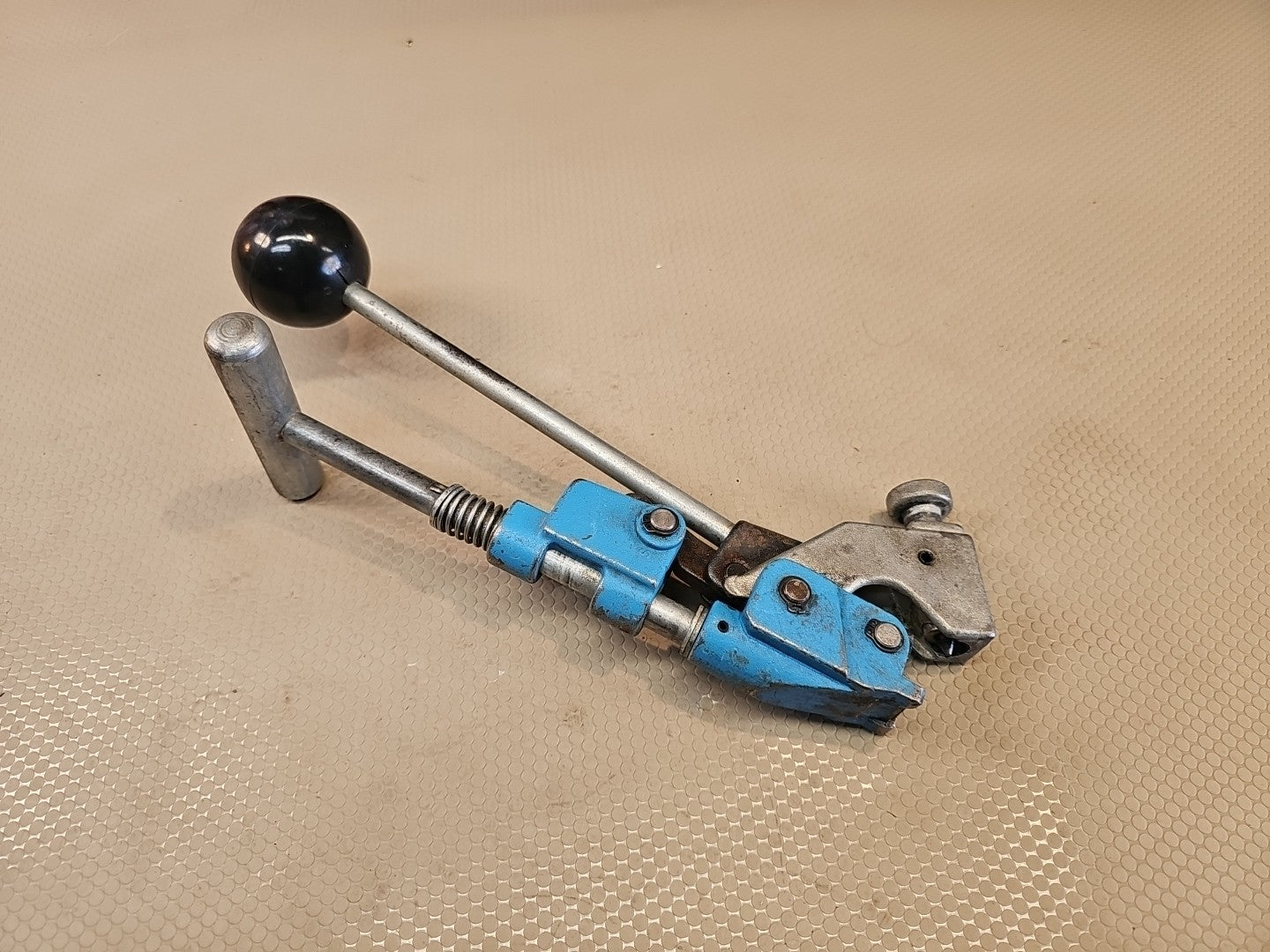 Band-it T274 Center Punch Banding Hand Tool