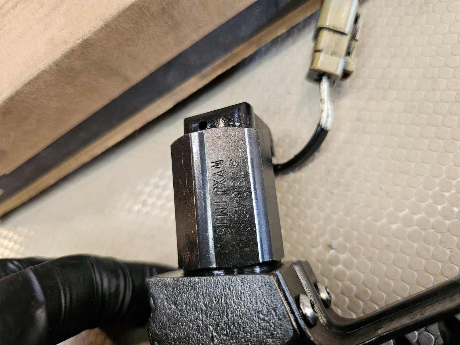 OEM Cummins 3652542RX Fuel Injector Cummins *Core* for Remanufacture