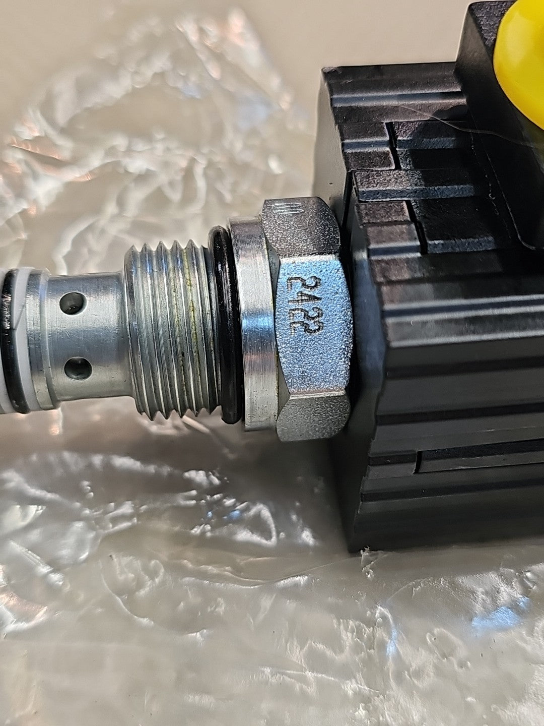 Bucher Hydraulics 24DC Sectional Valve / 2422 / EMDV-10 / N-3B-O 