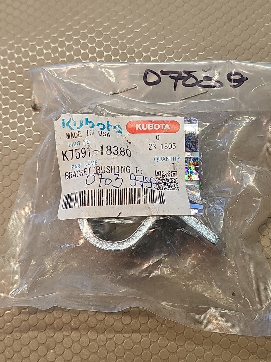 KUBOTA BRACKET (BUSHING  F) K7591-18380 NEW