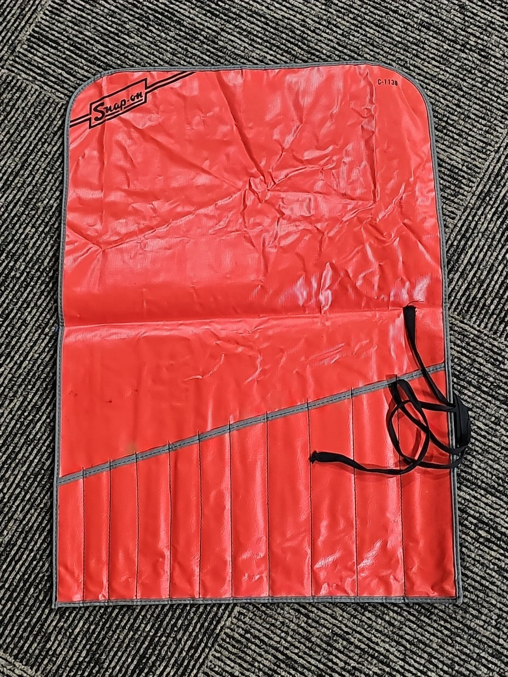 SNAP ON C-113B RED KIT BAG POUCH ROLL 11 POCKETS VINTAGE & MINTY