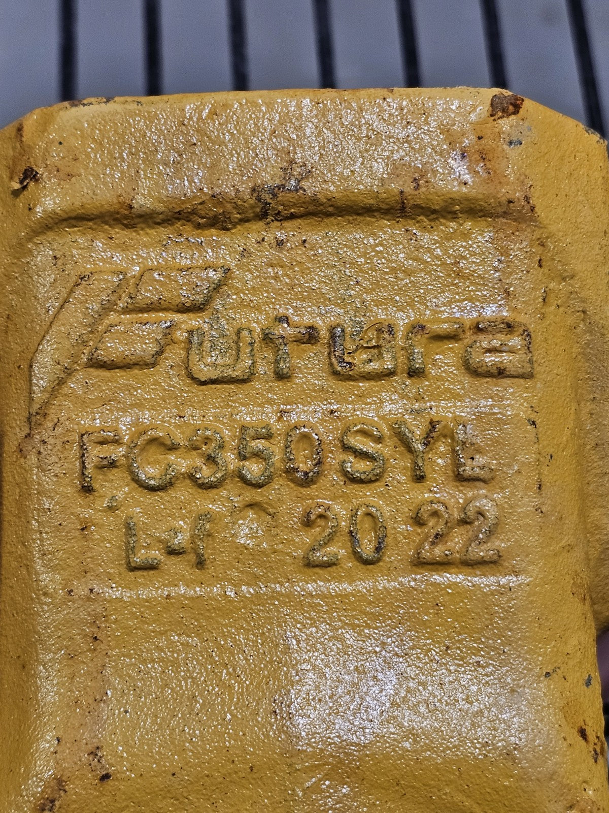 Futura FC350SYL Excavator Bucket Tooth SYL Style J350 Compatible 