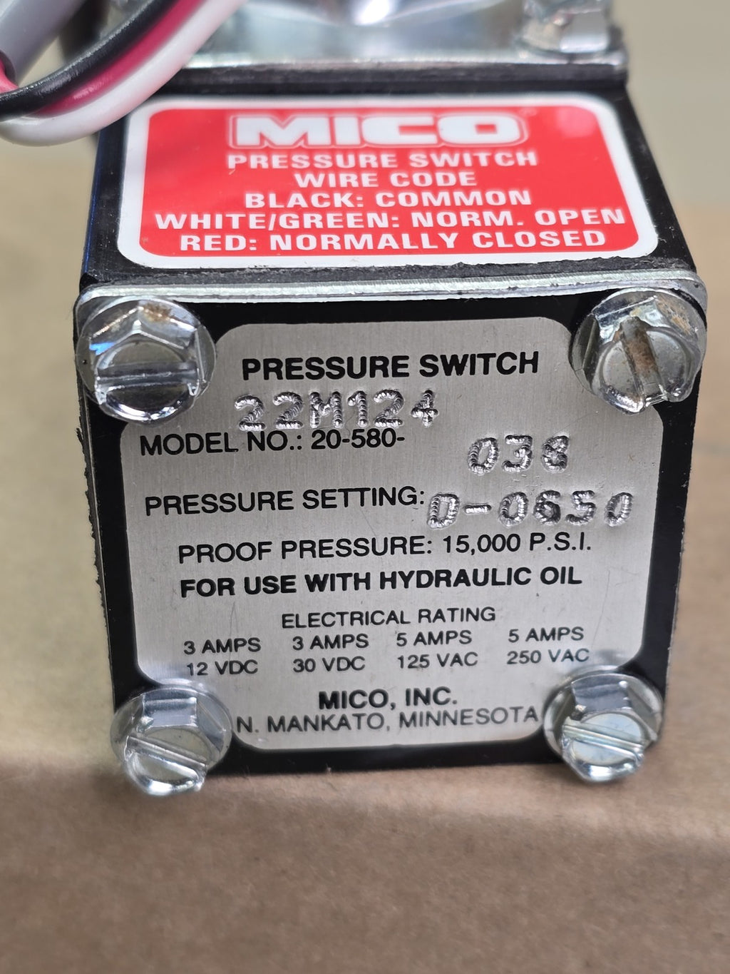 MICO 20-580-038 Hydraulic Pressure Switch 0-650 PSI 15000 Proof New