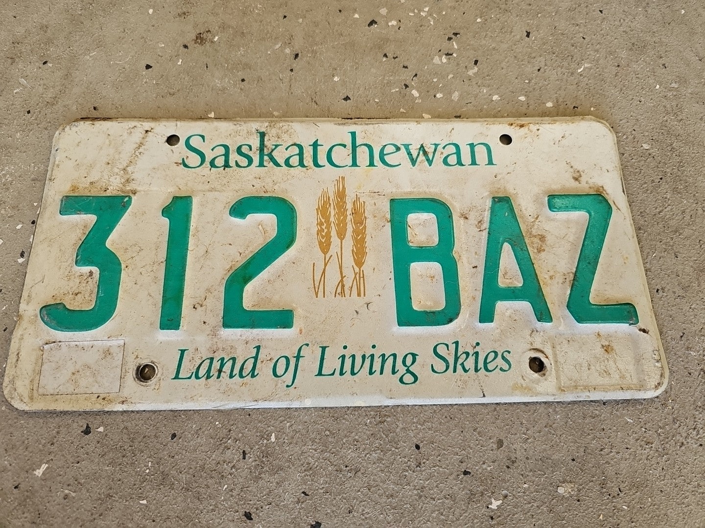 Saskatchewan Canada License Plate #799 JTY Wheat Sheaf Sheaves EXPIRED Aluminum 