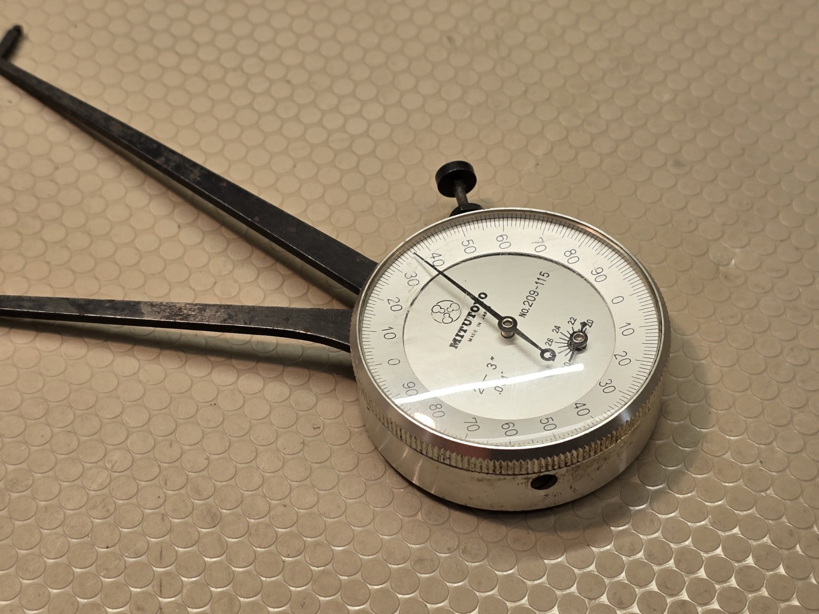 Mitutoyo Japan Inside Dial Caliper Gage 2 - 3” NO. 209-115