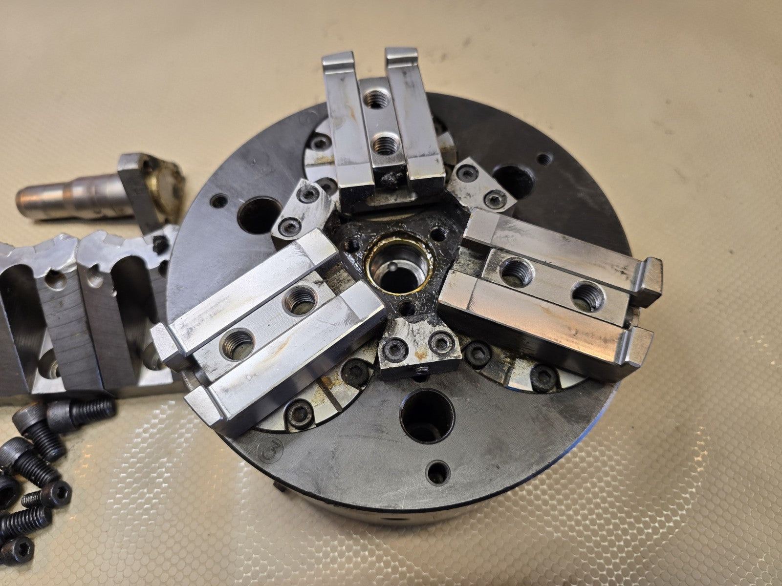 Forkardt Hardinge M17381A-2/tl6456d001 3 Jaw Lathe Chuck (pull down) + Jaws 8in