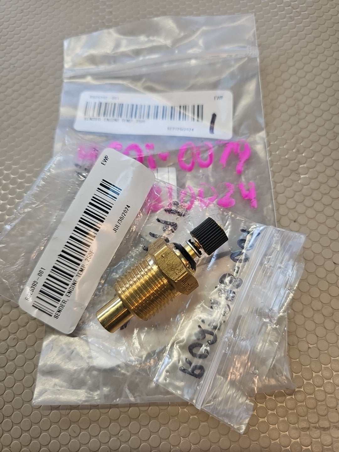 Sender Engine Temp 250F  R025393-001 JoyGlobal Epiroc