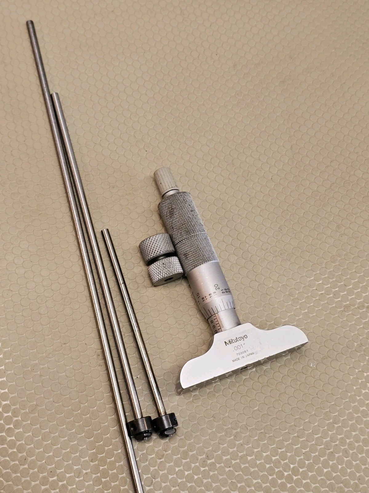 MITUTOYO DEPTH MICROMETER 129-131 2.5 Inch Base with 3 rods MADE IN JAPAN
