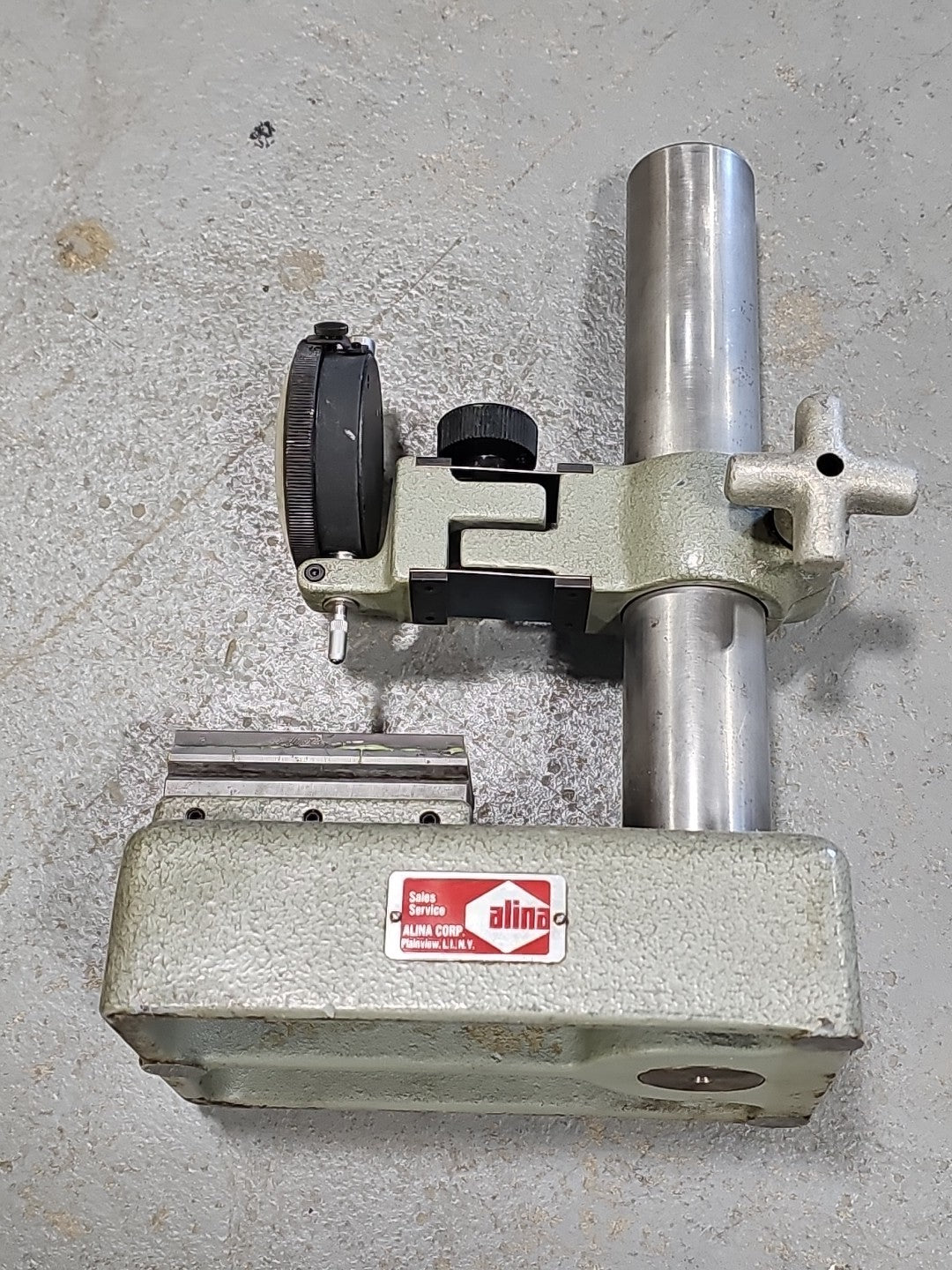 FEDERAL D6K DIAL MICROMETER 0.0005" ON CARY No 10151 STAND