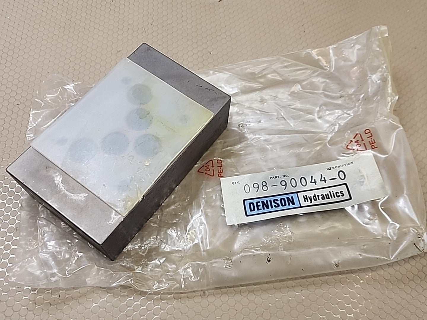 Denison Hydraulics Hydraulic Flow Control Valve ZRV-T-02 098-900440 Check Valve