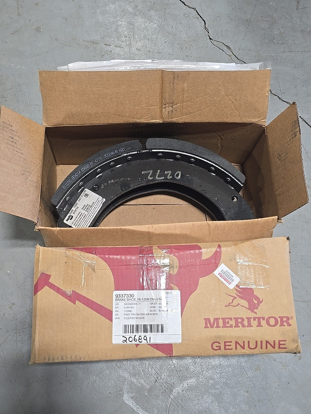 Meritor Fabco Shoe & Lining, 16 1/2 X 5, Ees-420. P/N: 7430272 or 743-0272 