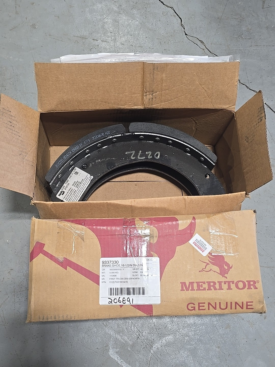 Meritor Fabco Shoe & Lining, 16 1/2 X 5, Ees-420. P/N: 7430272 or 743-0272 