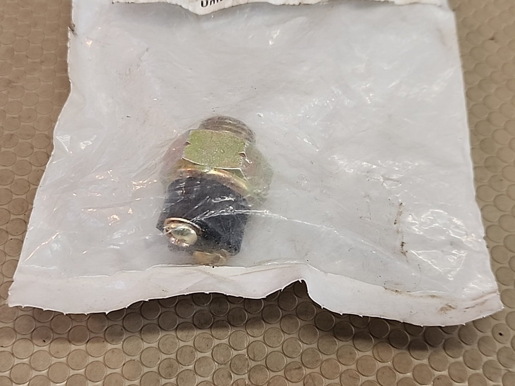 NOS GENUINE EATON FULLER TRANSMISSION REVERSE LIGHT SWITCH 22940 (19TN980)