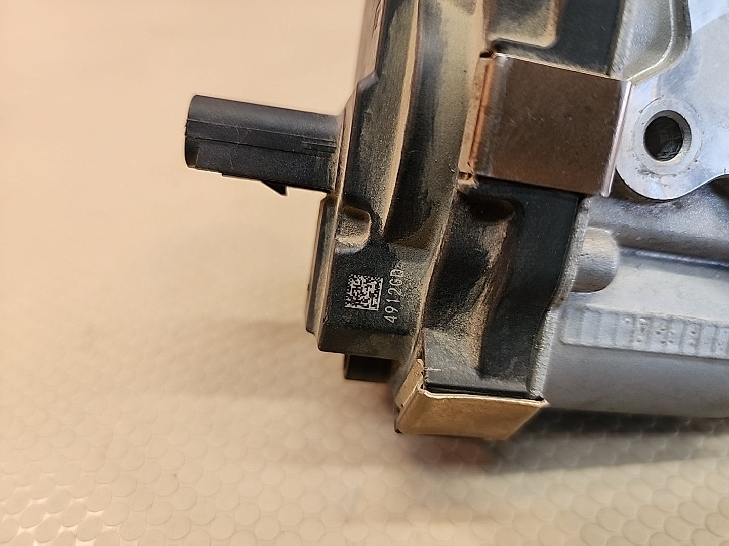 2015 CHEVROLET Suburban THROTTLE BODY OEM 1261  7792
