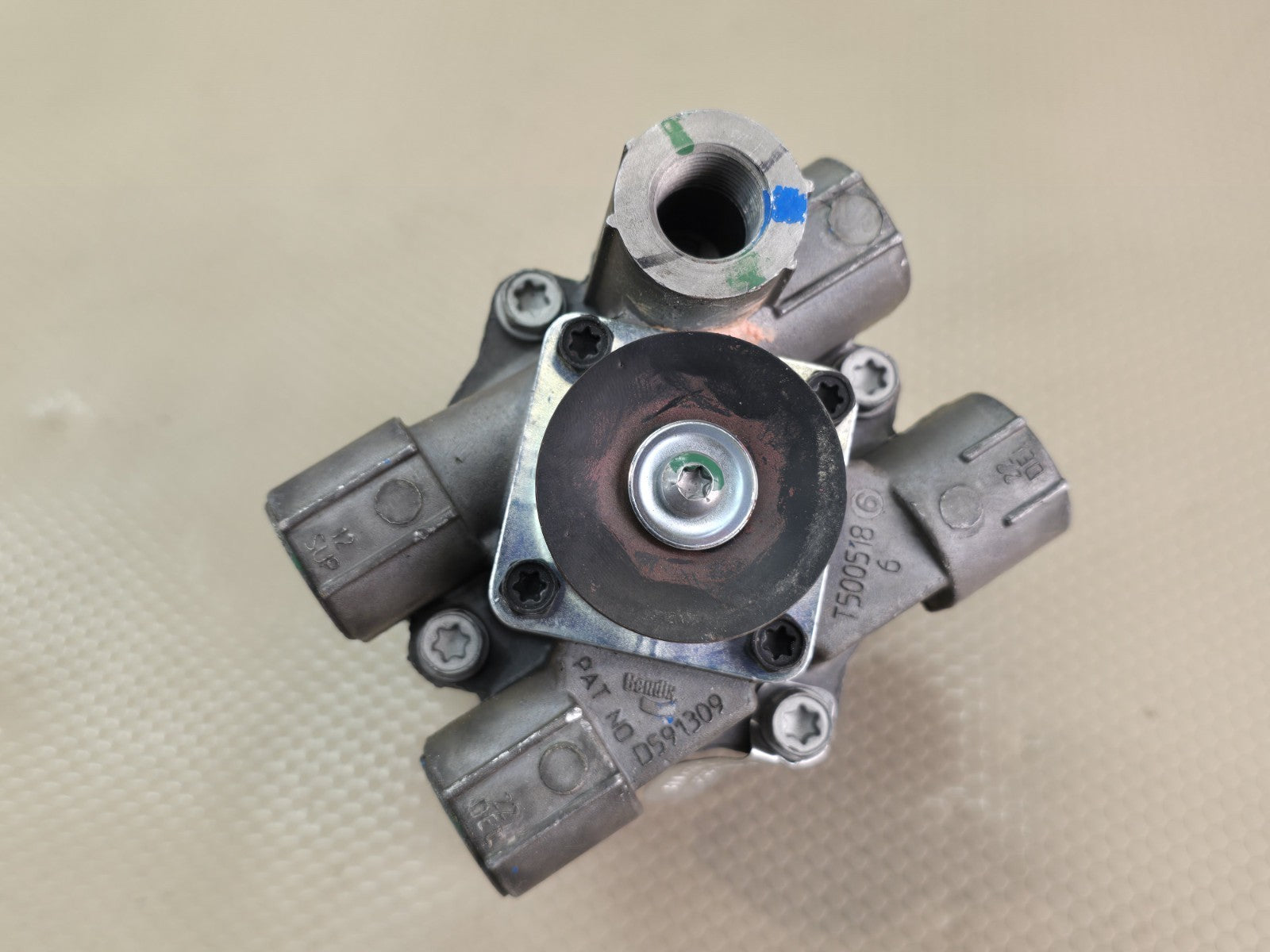 K068779 K068779BXW  BENDIX E-8P BRAKE VALVE OEM - NEW