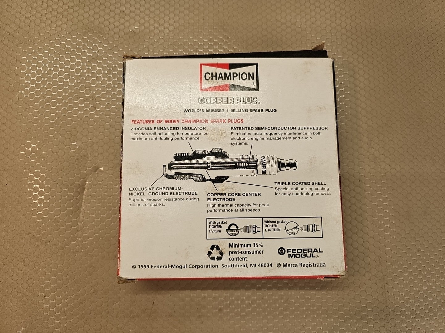 (4 PACK) Champion 200 RW80N SPARK PLUGS  NOS  NEW  Copper Plus