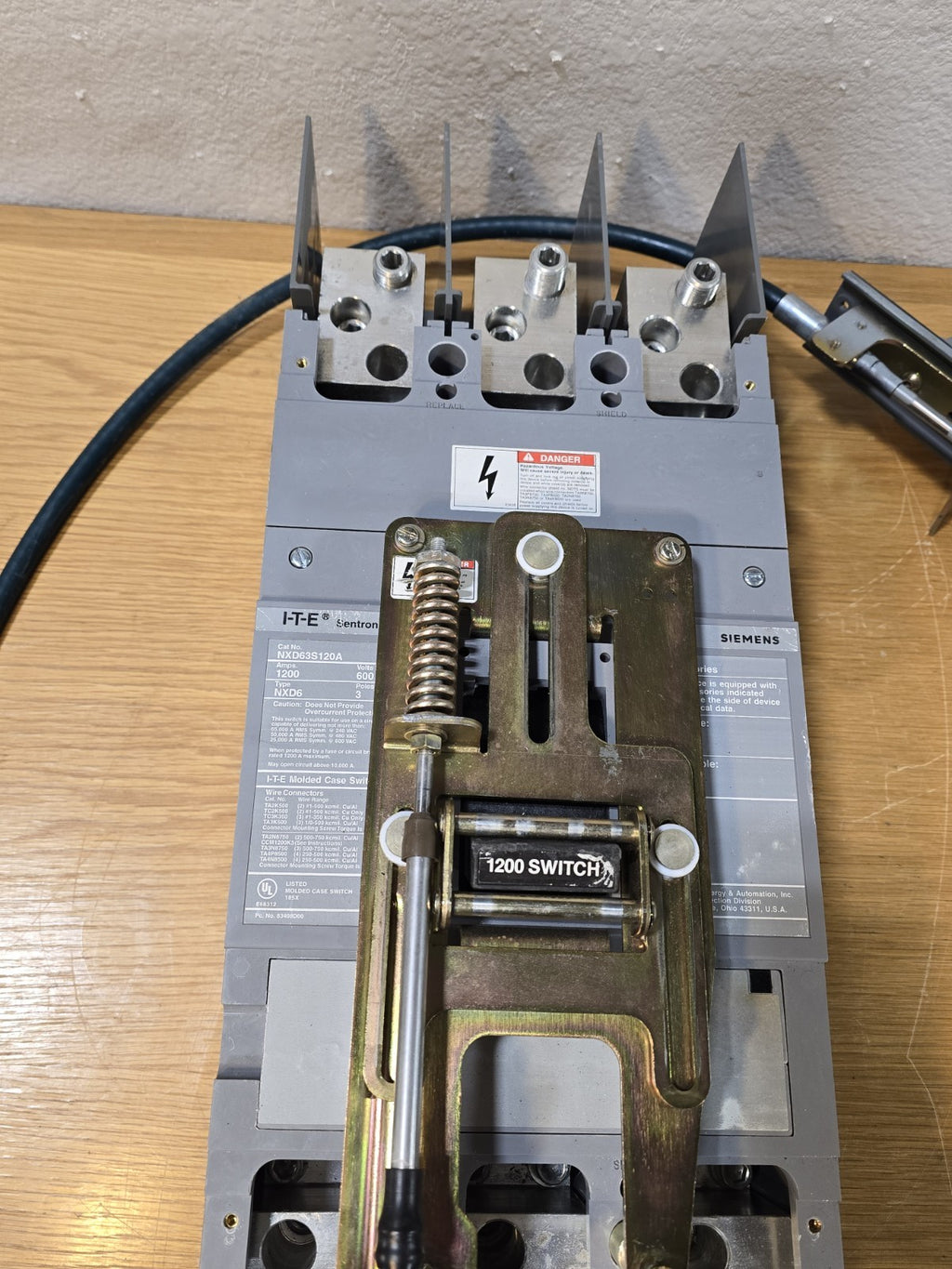SIEMENS SENTRON NXD63S120A 1200 A 600 VAC NXD6 3P MOLDED CASE SWITCH