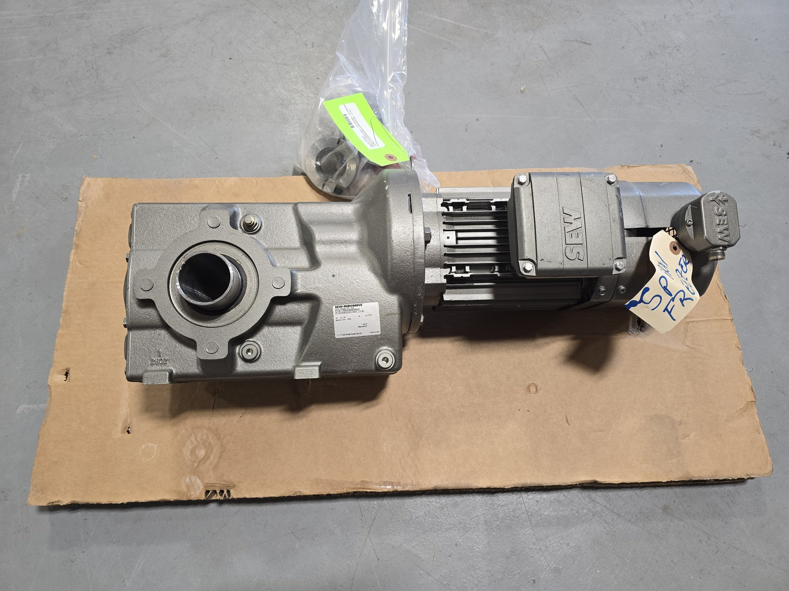 SEW-Eurodrive KT49 DRN80M4/EK8S Gearmotor 1 HP 60.27:1 230/460V