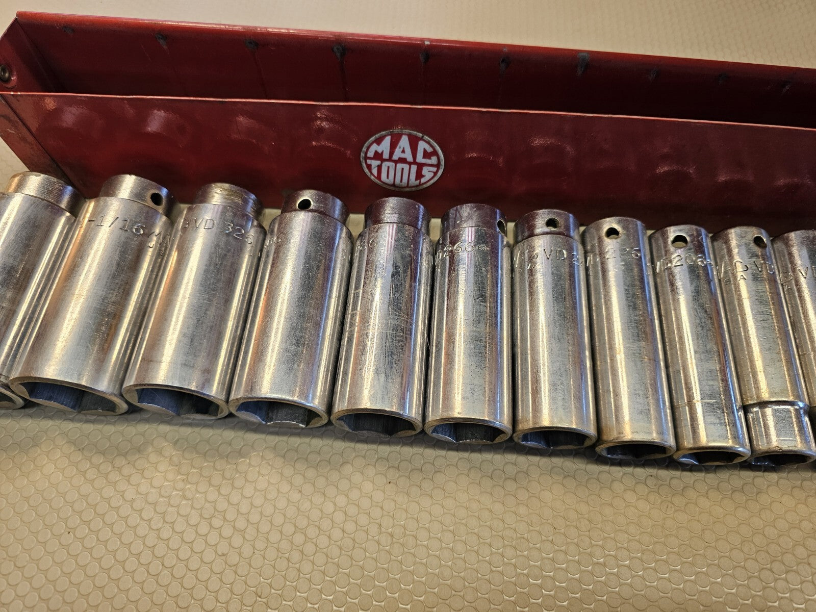 Mac Tools USA 1/2" Drive 12pc 6pt SAE Deep Chrome Socket Set 7/16" TO 1-1/8"