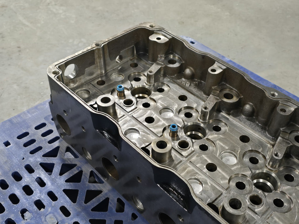 REMANUFACTURED / MOD 1891092C91 International DT466 Cylinder Head  (10341548)