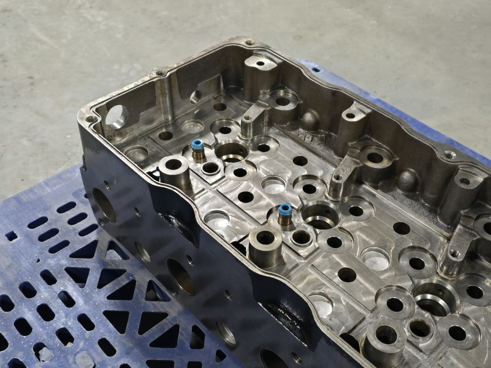 REMANUFACTURED / MOD 1891092C91 International DT466 Cylinder Head  (10341548)