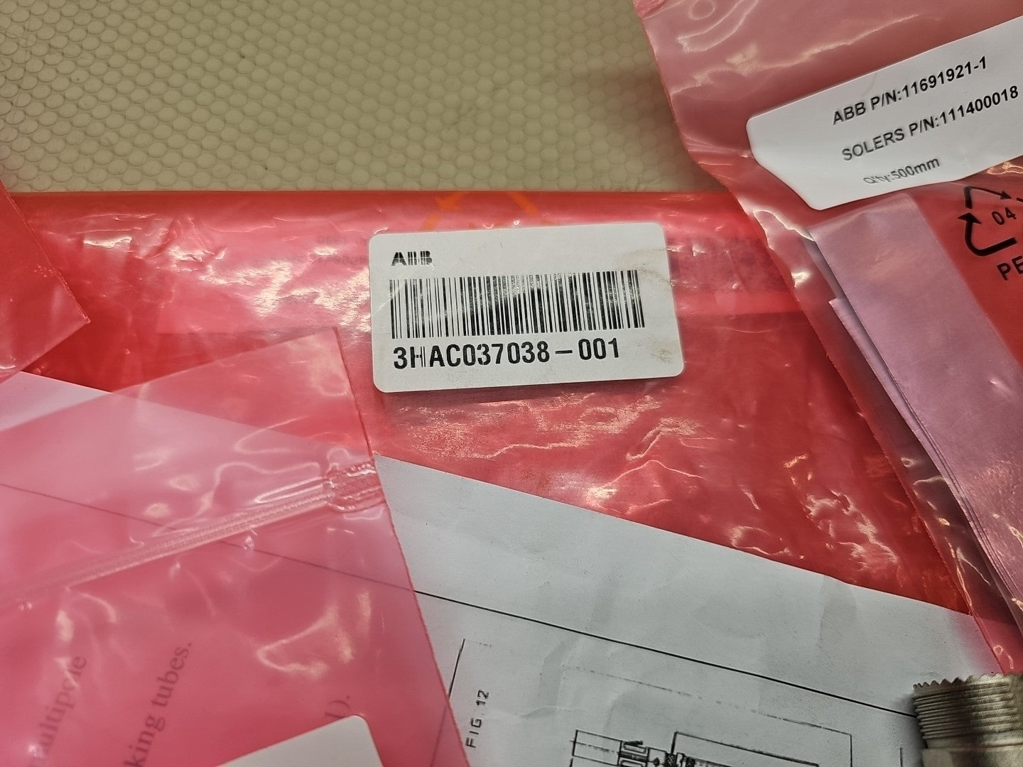 ABB 3HAC037038-001  CONNECTOR KIT  R1.CP/CS 